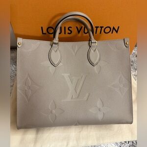 Louis Vuitton OnTheGo MM Turtledove Monogram Empreinte Leather